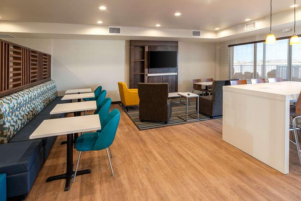 Mainstay Suites Carlsbad South Restaurant photo